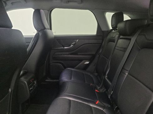 Used 2022 Lincoln Corsair AWD w/ Premium Package image 18