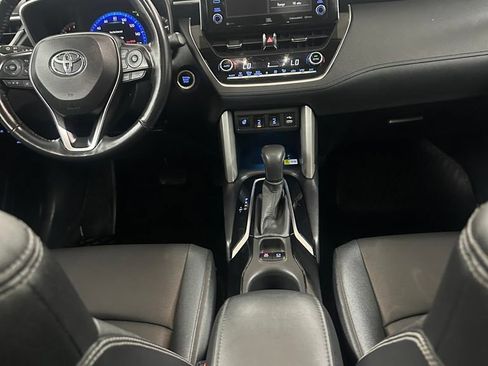 Used 2022 Toyota Corolla Cross XLE AWD/4WD image 22