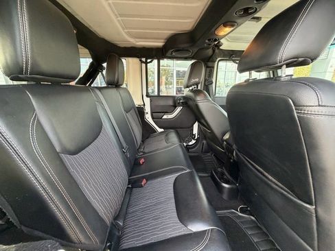 Used 2014 Jeep Wrangler Freedom Edition image 14