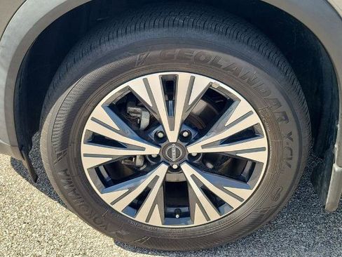 Certified 2022 Nissan Rogue SV AWD/4WD image 12