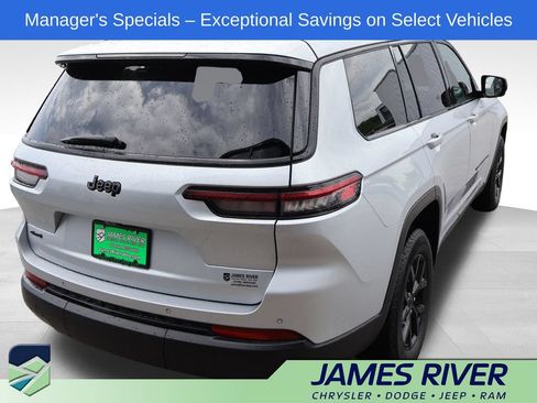 Used 2024 Jeep Grand Cherokee L Laredo AWD/4WD image 5