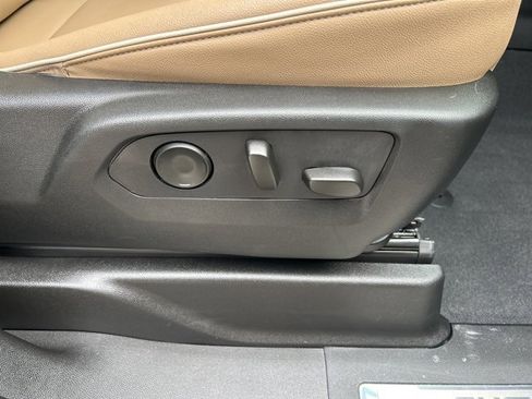 Used 2024 Chevrolet Tahoe Premier image 8