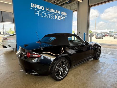 Used 2019 MAZDA MX-5 Miata Grand Touring RWD image 2