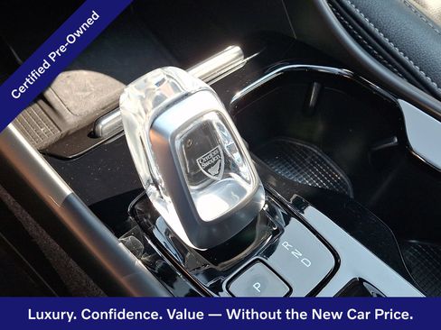 Certified 2024 Volvo XC40 B5 Plus w/ Climate Package AWD/4WD image 16