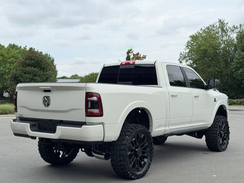 Used 2022 RAM 2500 Laramie AWD/4WD image 3