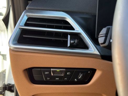 Certified 2025 BMW i4 eDrive40 w/ M Sport Package RWD image 31