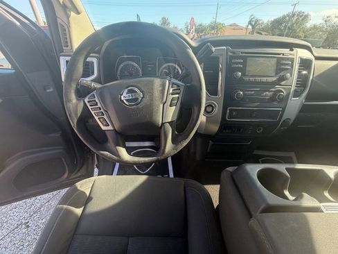 Used 2016 Nissan Titan SV image 15