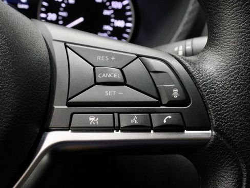 Used 2025 Nissan Sentra SV FWD image 28