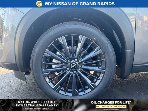 New 2026 Nissan Pathfinder SL w/ SL Premium Package AWD/4WD image 10