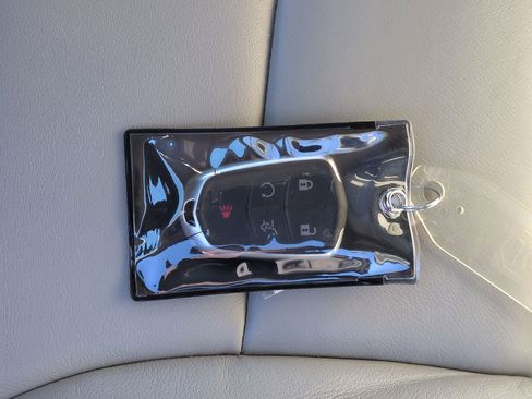 Used 2023 Cadillac XT4 Premium Luxury image 34