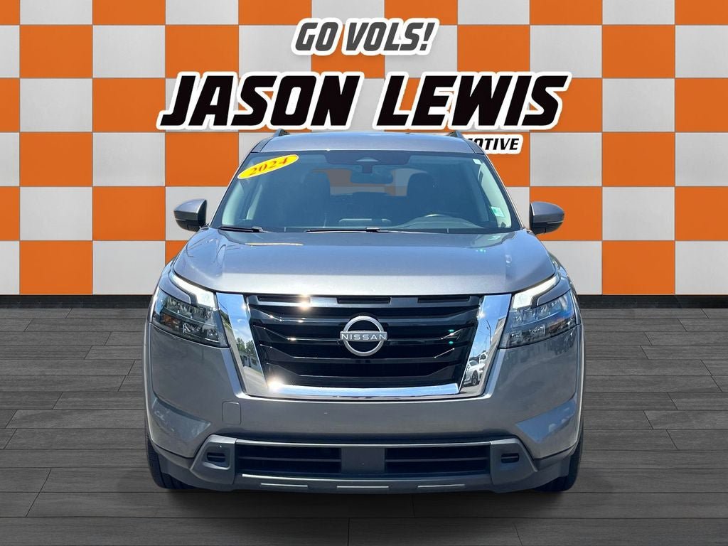 Used 2024 Nissan Pathfinder SV AWD/4WD image 8