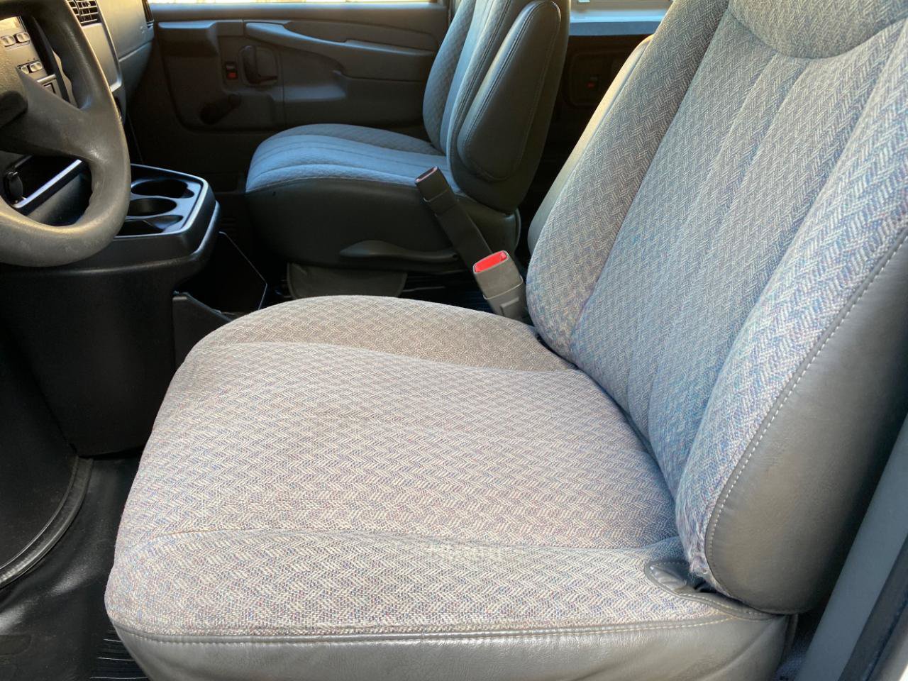 Used 2006 GMC Savana 2500 Extended RWD image 22