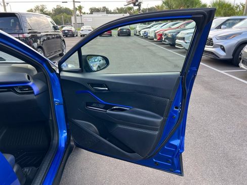 Used 2021 Toyota C-HR XLE FWD image 48