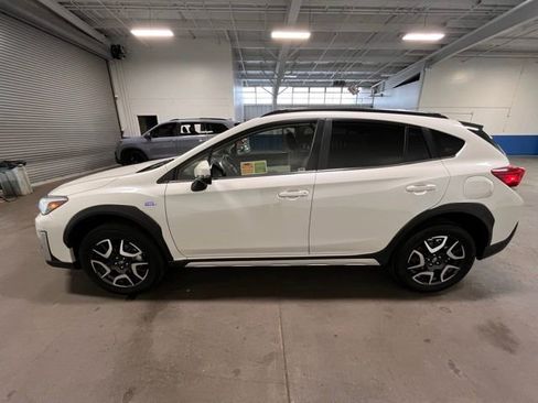 Used 2023 Subaru Crosstrek Hybrid w/ Moonroof Package w/Navigation image 6