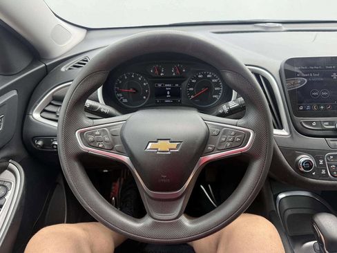 Used 2022 Chevrolet Malibu LT FWD image 16