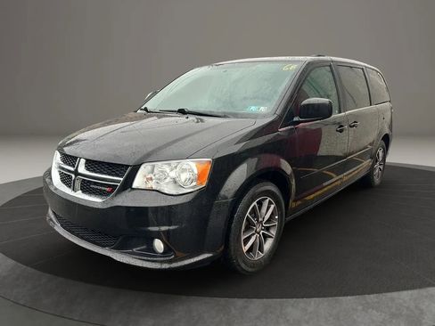 Used 2017 Dodge Grand Caravan SXT image 1