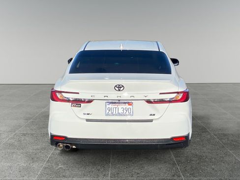 Used 2025 Toyota Camry SE FWD image 4