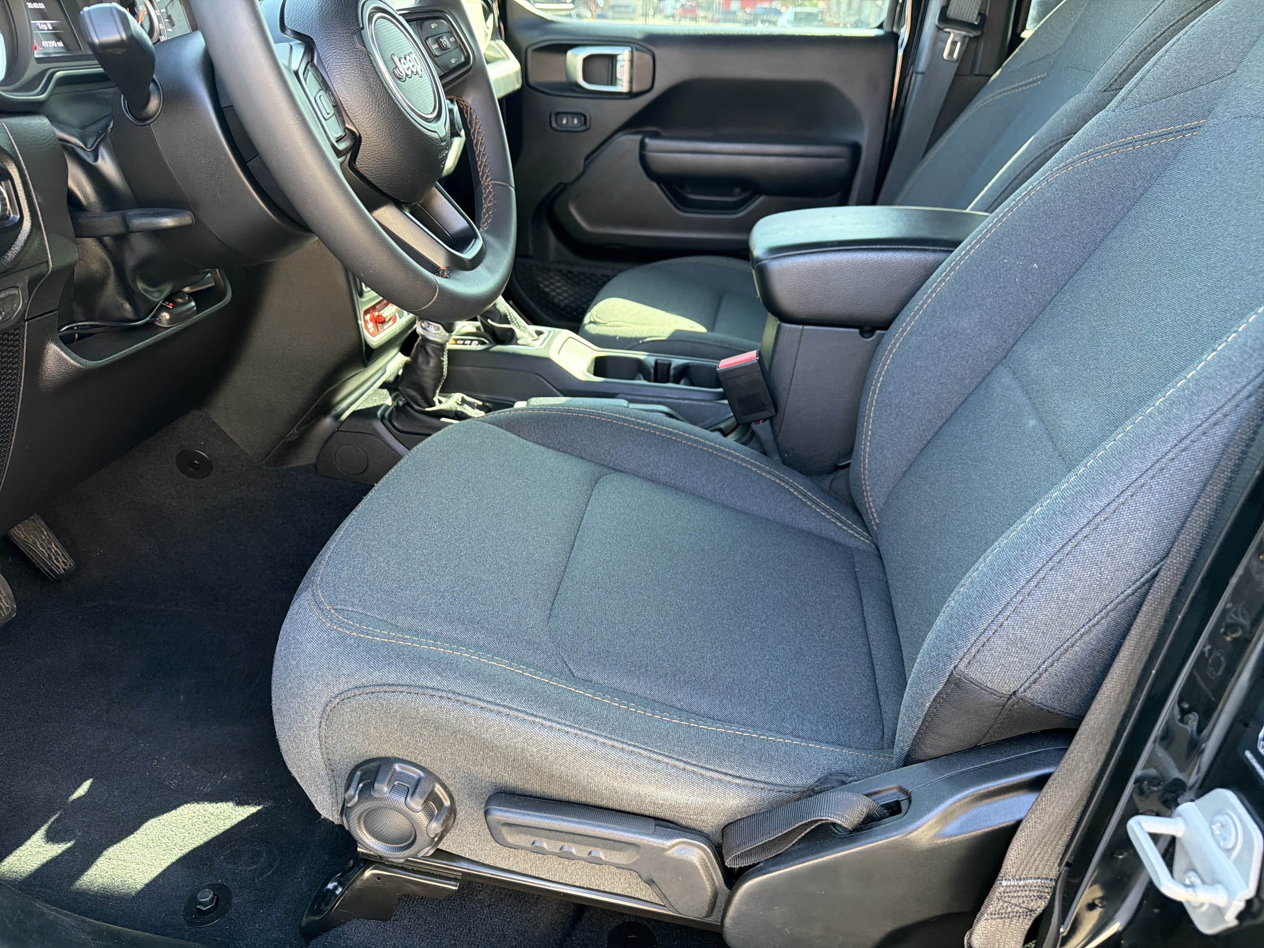 Used 2024 Jeep Wrangler Unlimited Sport AWD/4WD image 20