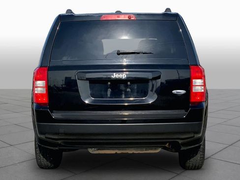 Used 2012 Jeep Patriot Latitude FWD image 5