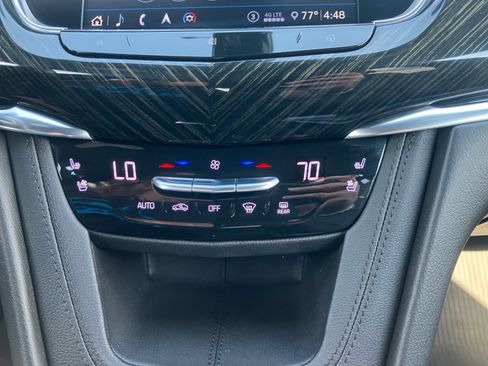 Used 2020 Cadillac XT6 Premium Luxury FWD image 22