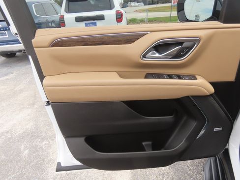 Used 2023 Chevrolet Tahoe Premier RWD image 26