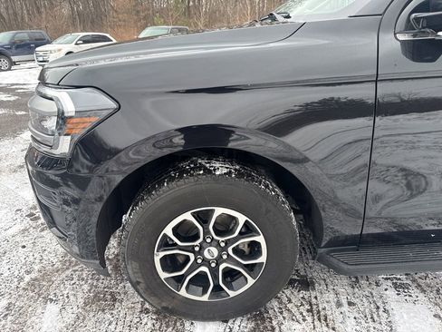 Used 2024 Ford Expedition XLT image 4