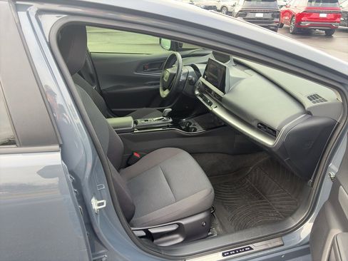 Used 2024 Toyota Prius LE image 19