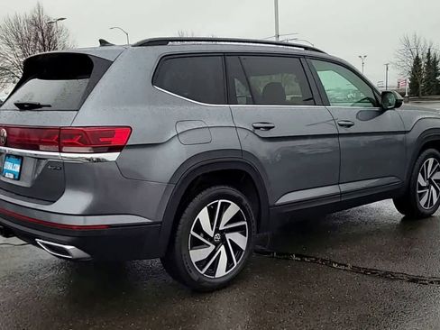 Used 2024 Volkswagen Atlas SE image 8