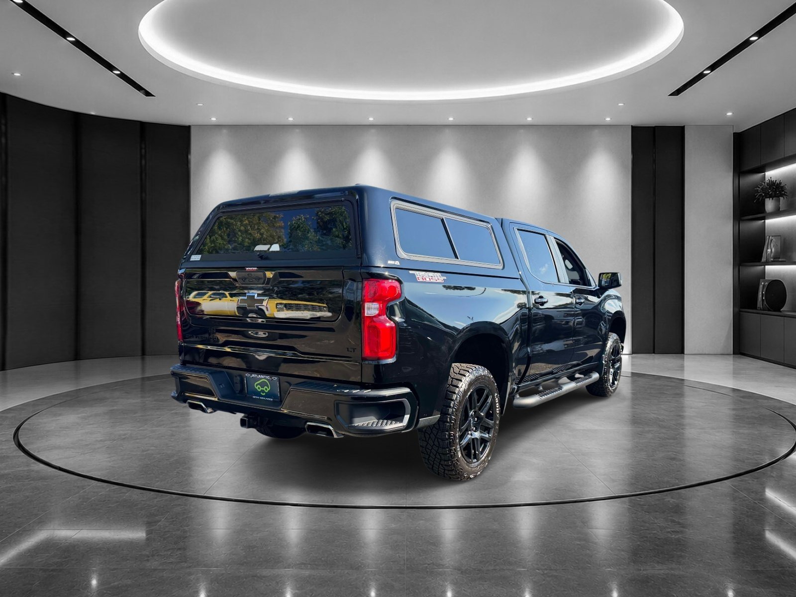 Used 2024 Chevrolet Silverado 1500 LT Trail Boss w/ Convenience Package II AWD/4WD image 4