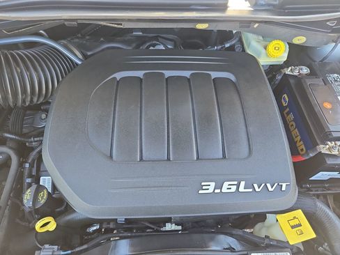 Used 2013 Dodge Grand Caravan SXT w/ Rear Park Assist Pkg image 27