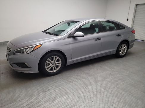 Used 2016 Hyundai Sonata SE FWD image 2