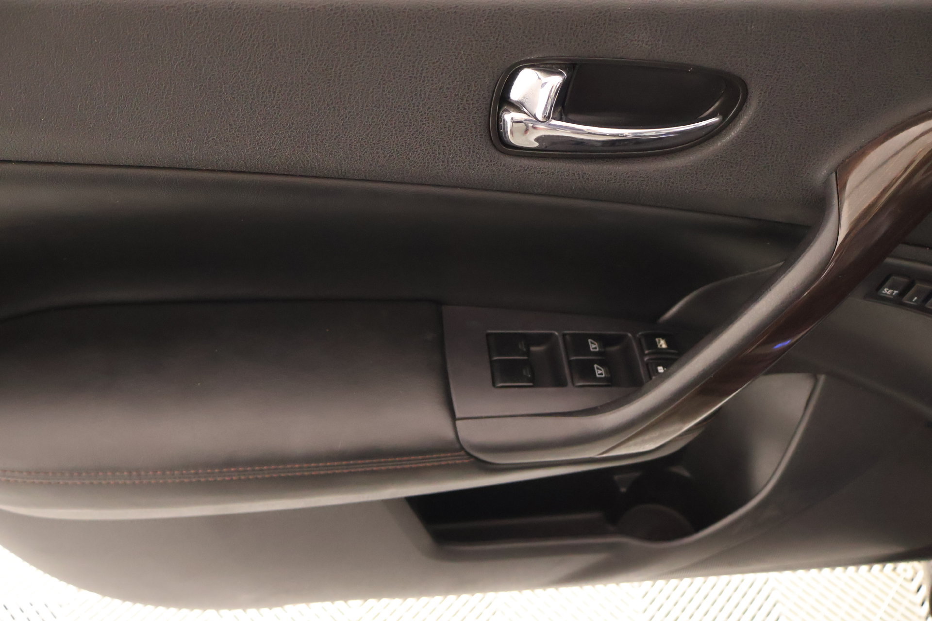 Used 2013 Nissan Maxima 3.5 SV w/ Premium Pkg FWD image 17