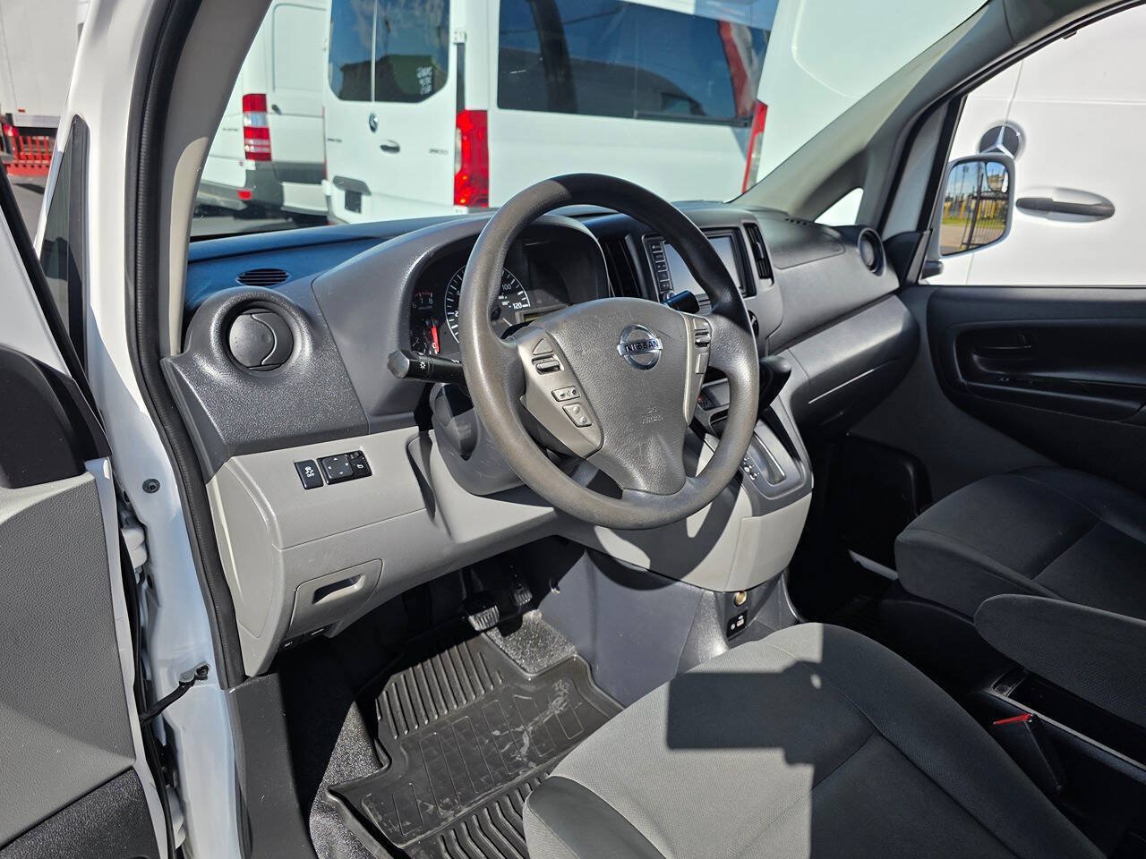 Used 2020 Nissan NV200 SV FWD image 18