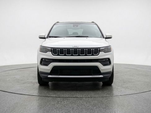 Used 2025 Jeep Compass Limited AWD/4WD image 2