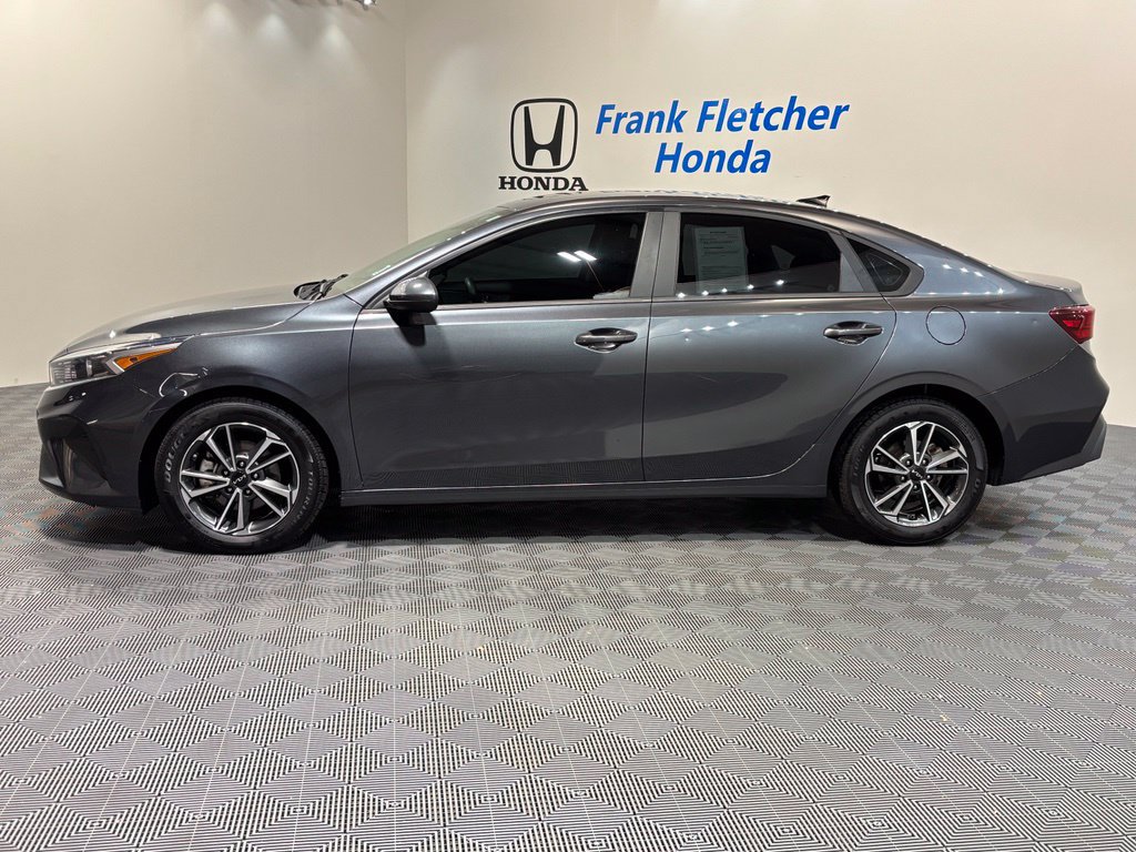 Used 2022 Kia Forte LXS FWD image 2