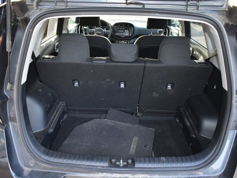 Used 2023 Kia Soul LX w/ LX Technology Package FWD image 20