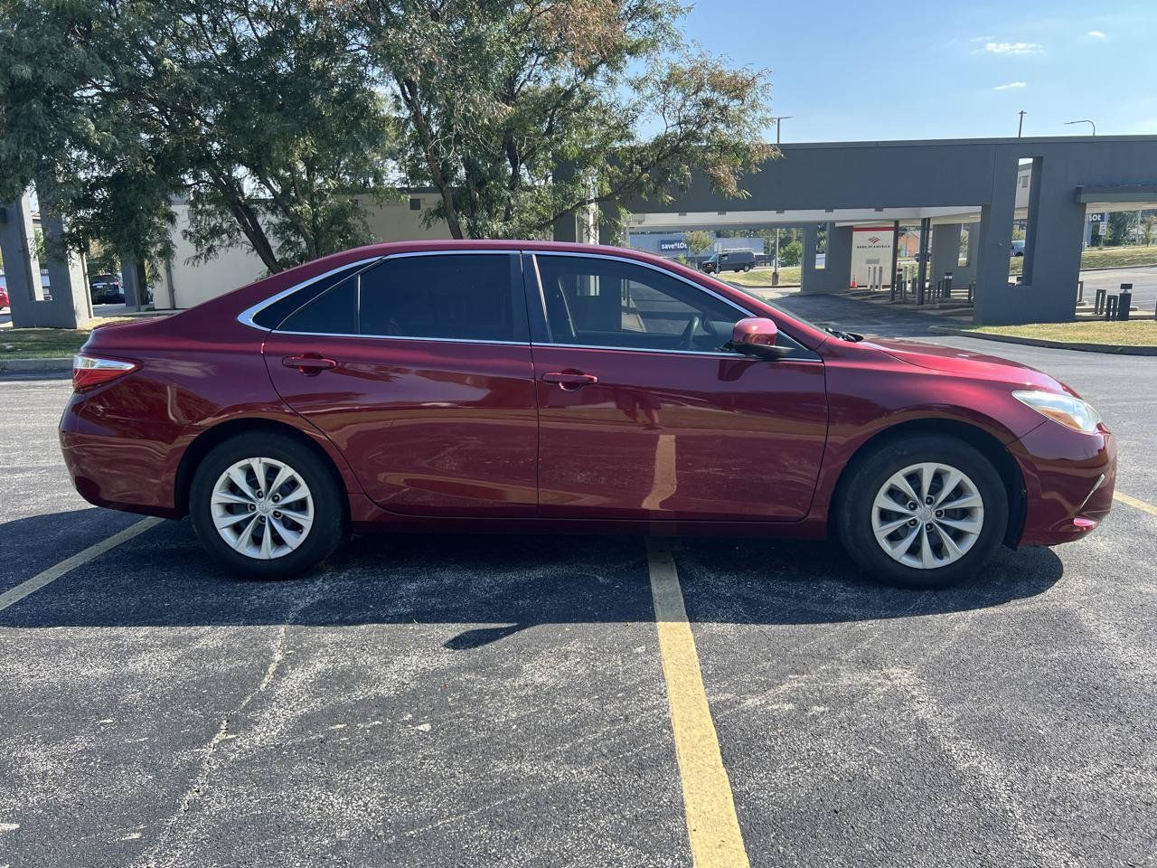 Used 2017 Toyota Camry LE FWD image 7