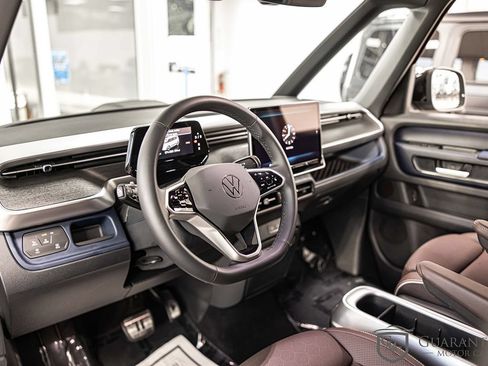 Used 2025 Volkswagen ID. Buzz Pro S RWD image 18