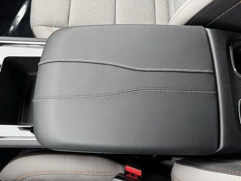 New 2026 Chevrolet Traverse LT w/ Midnight/Sport Edition image 17