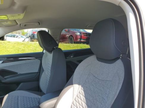 Certified 2025 Volkswagen Tiguan S image 17