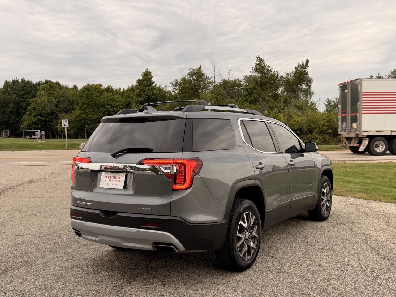 Used 2021 GMC Acadia SLE w/ Driver Convenience Package AWD/4WD image 5