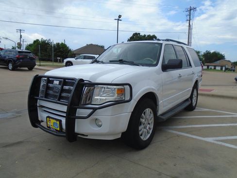 Used 2013 Ford Expedition XLT RWD image 3