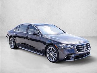 Used 2022 Mercedes-Benz S 500 4MATIC w/ AMG Line Package video 3