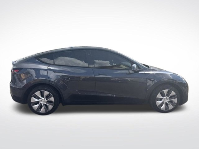 Used 2024 Tesla Model Y Long Range AWD/4WD image 2