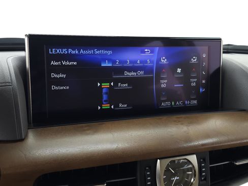 Used 2021 Lexus LX 570 4WD w/ Luxury Package image 27