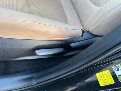Used 2021 Toyota RAV4 LE FWD image 22