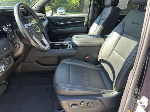 Used 2022 GMC Yukon XL Denali w/ Denali Premium Package AWD/4WD image 27