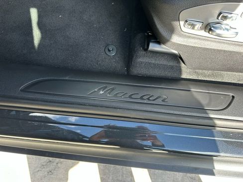Used 2026 Porsche Macan AWD/4WD image 23