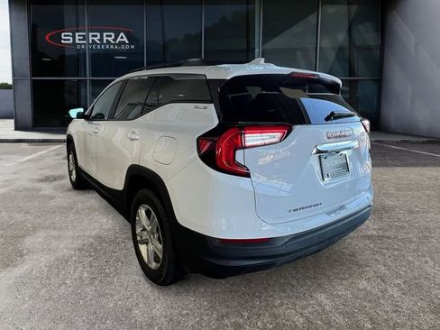 Used 2023 GMC Terrain SLE w/ Driver Convenience Package image 2