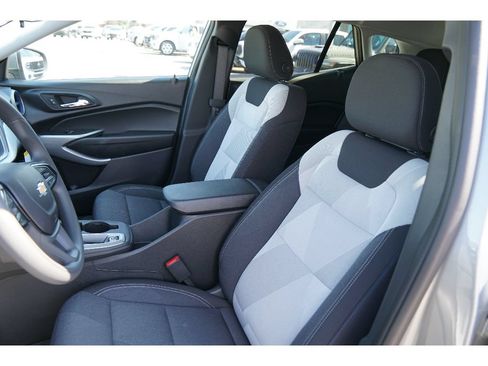 New 2026 Chevrolet Trax LS w/ LS Convenience Package FWD image 8